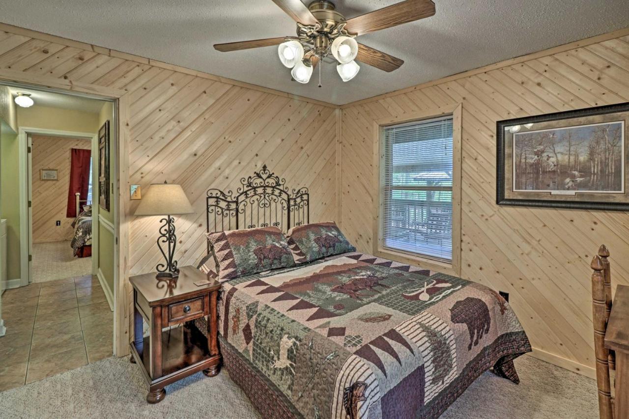 Secluded Edgemont Getaway With Huge Outdoor Deck! Villa Fairfield Bay Bagian luar foto